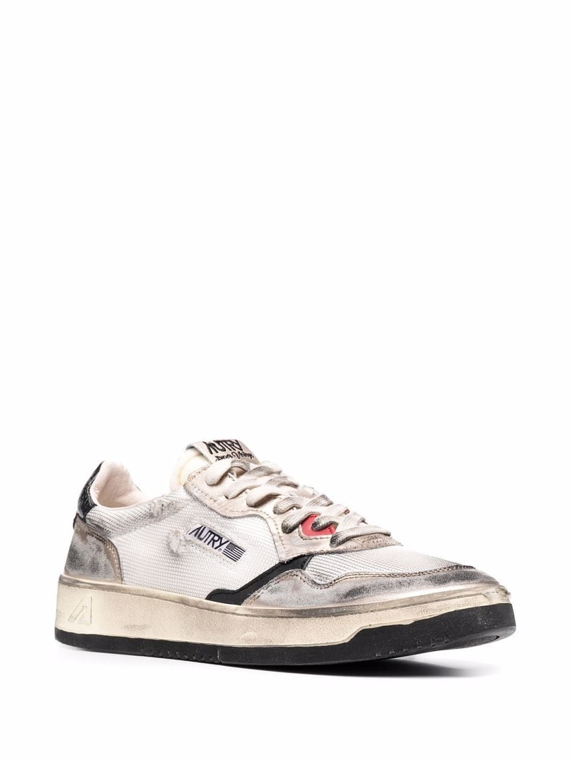 AUTRY Super Vintage Medalist low-top sneakers outlook