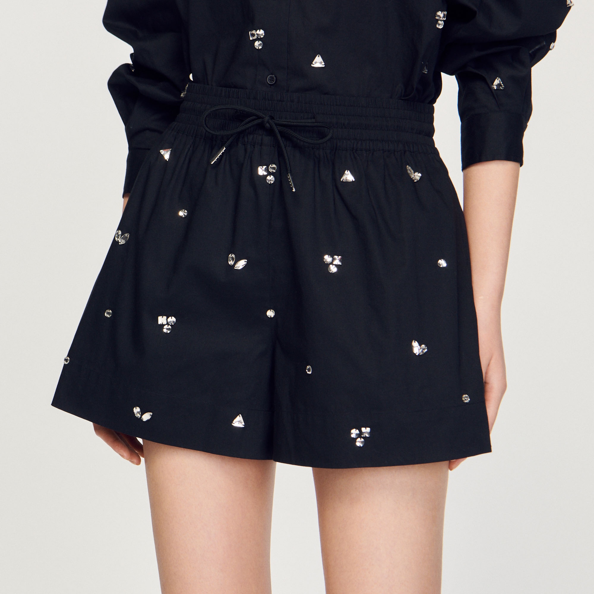 Hand-embroidered embellished shorts - 4