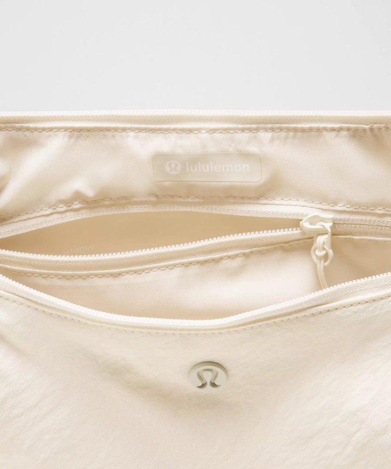Slouchy Sling Bag 6L 5