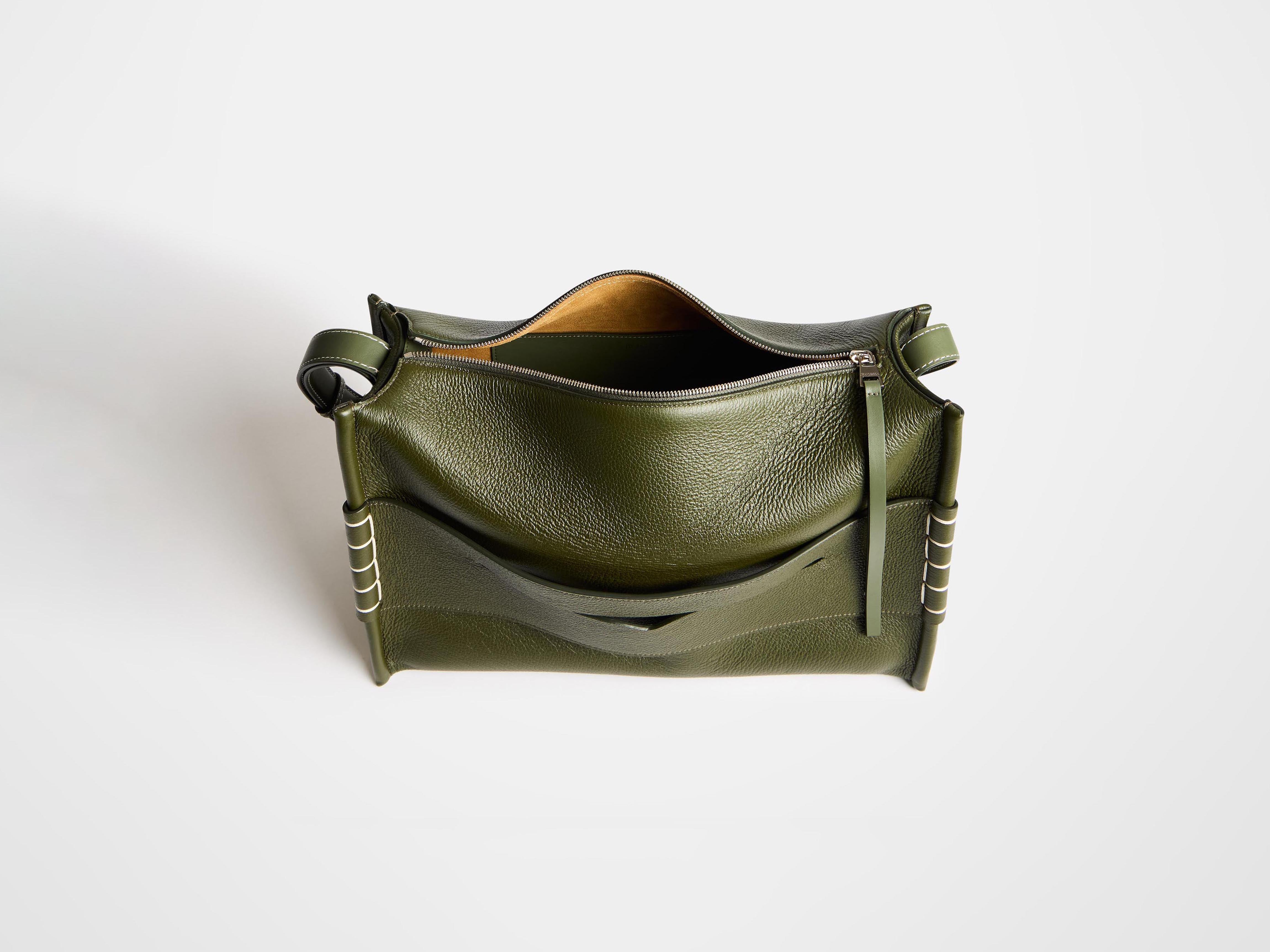 MESSENGER LOAFER BAG IN KHAKI LEATHER - 2