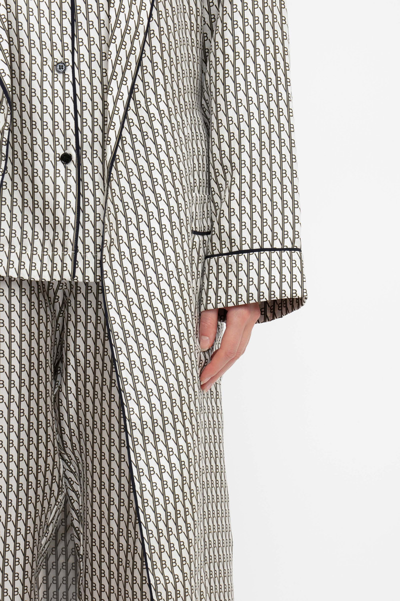 Pyjama Robe In VB House Monogram Jacquard 10