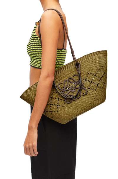 Loewe Anagram Basket bag in iraca palm and calfskin outlook
