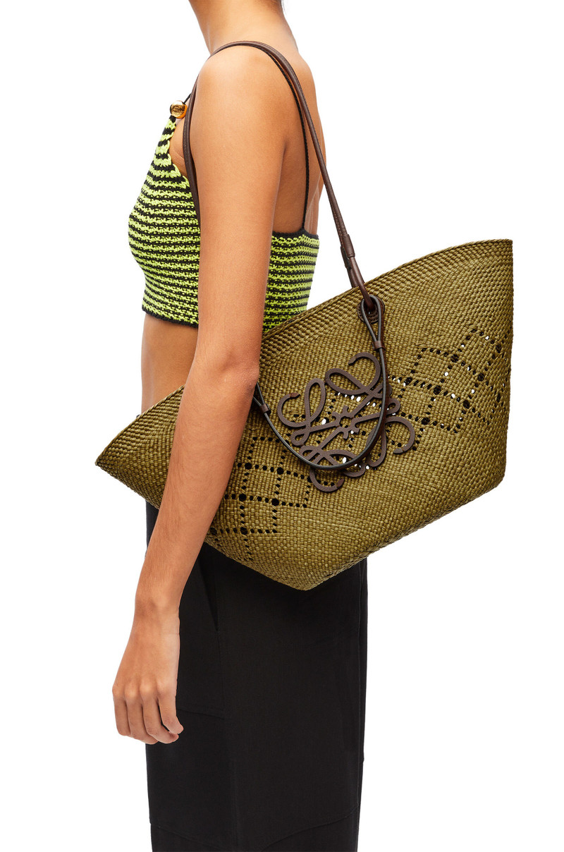 Loewe Anagram Basket bag in iraca palm and calfskin outlook