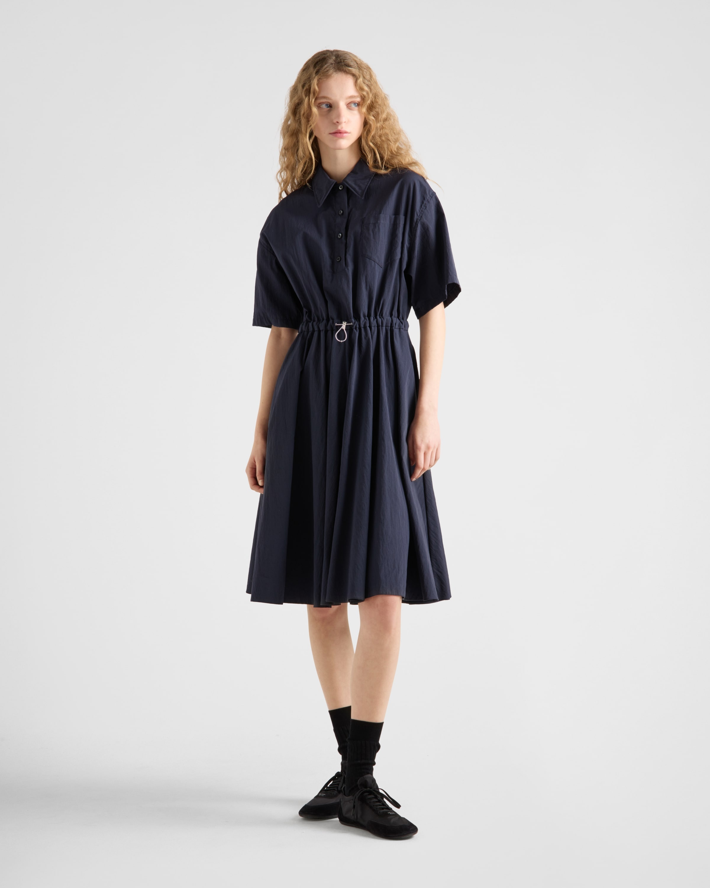 Short-sleeved technical pongé dress - 2