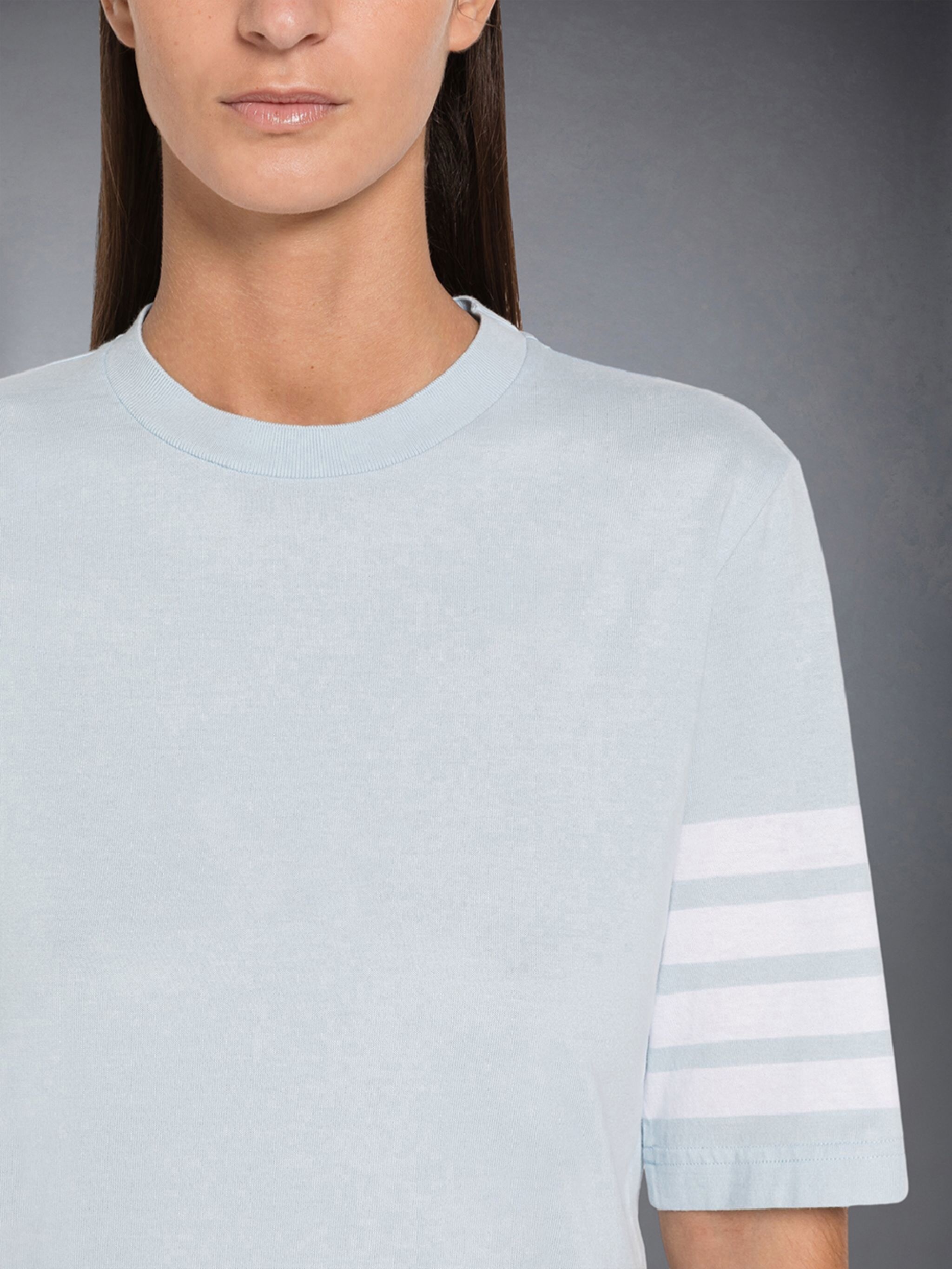 【Thom Browne】 4-BarコットンジャージTシャツ Thom Browne - Engineered 4 Bar T-shirt | HBX - Globally
