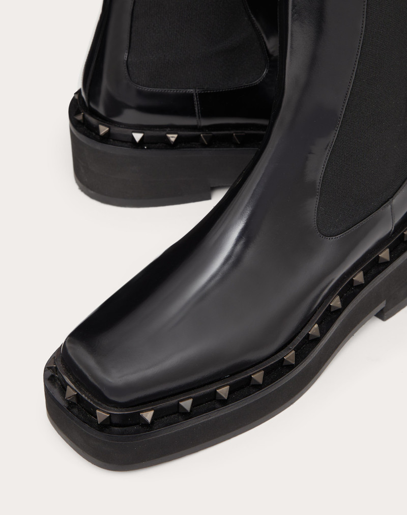 M-WAY ROCKSTUD BEATLE IN CALFSKIN WITH TONE-ON-TONE STUDS 50 MM 5
