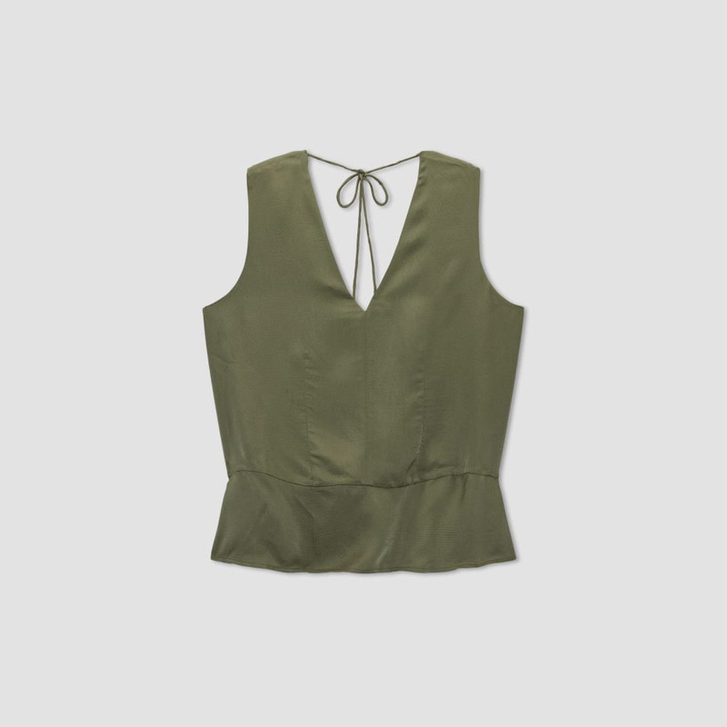 THE SATIN V-NECK TOP 1
