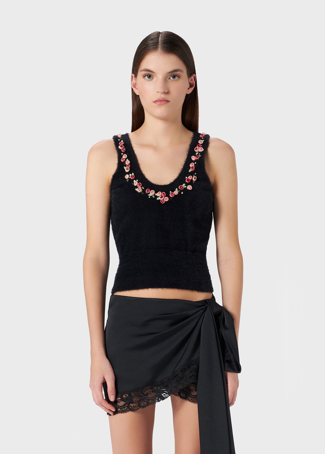 KNITTED TOP WITH EMBROIDERY ROSES - 3