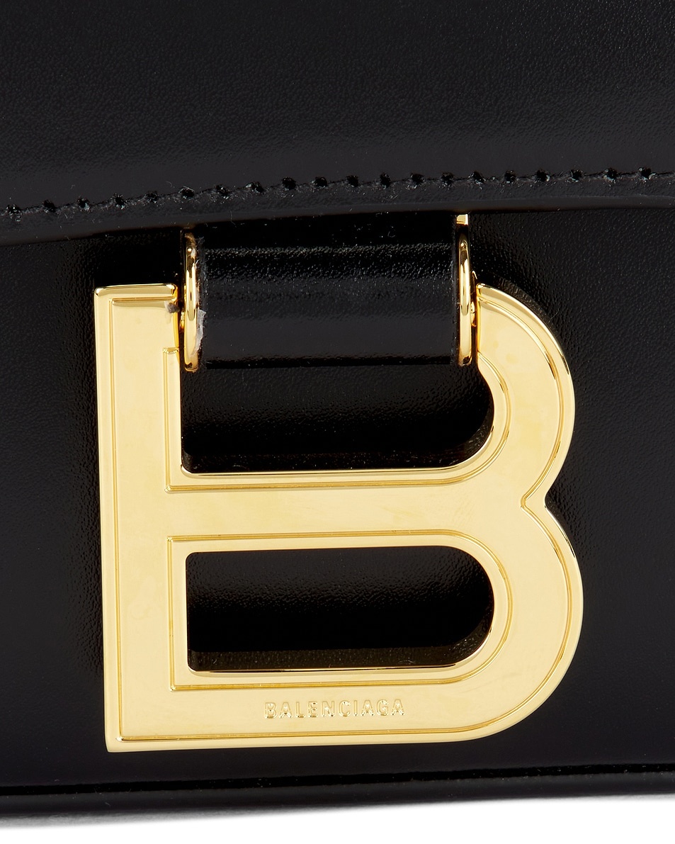 Hourglass Small Slingbag - 7