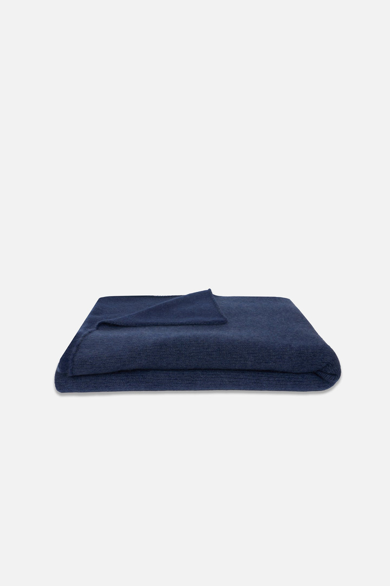The Elder Statesman SUPER SOFT SOLID BLANKET outlook