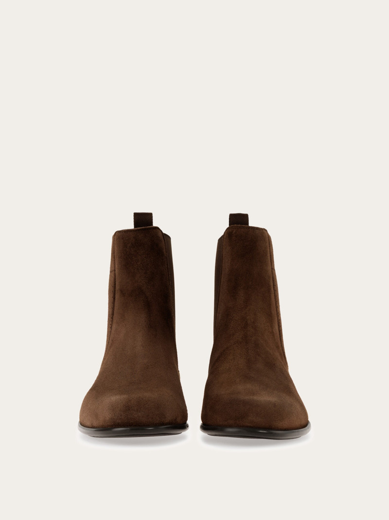Chelsea boot 2