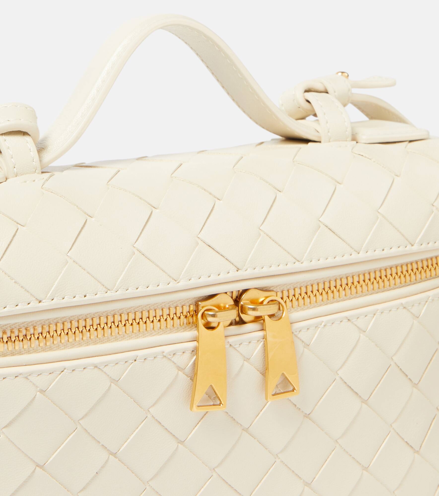 Bang Bang Intrecciato leather vanity bag - 6