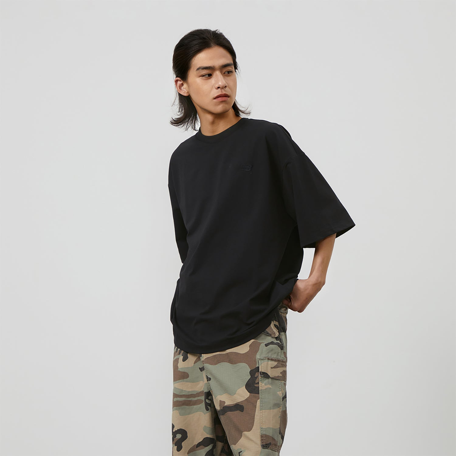 New Balance Linear Heritage Brushed Back Jersey Oversized T-Shirt 'Black' AMT42335-BK - 3