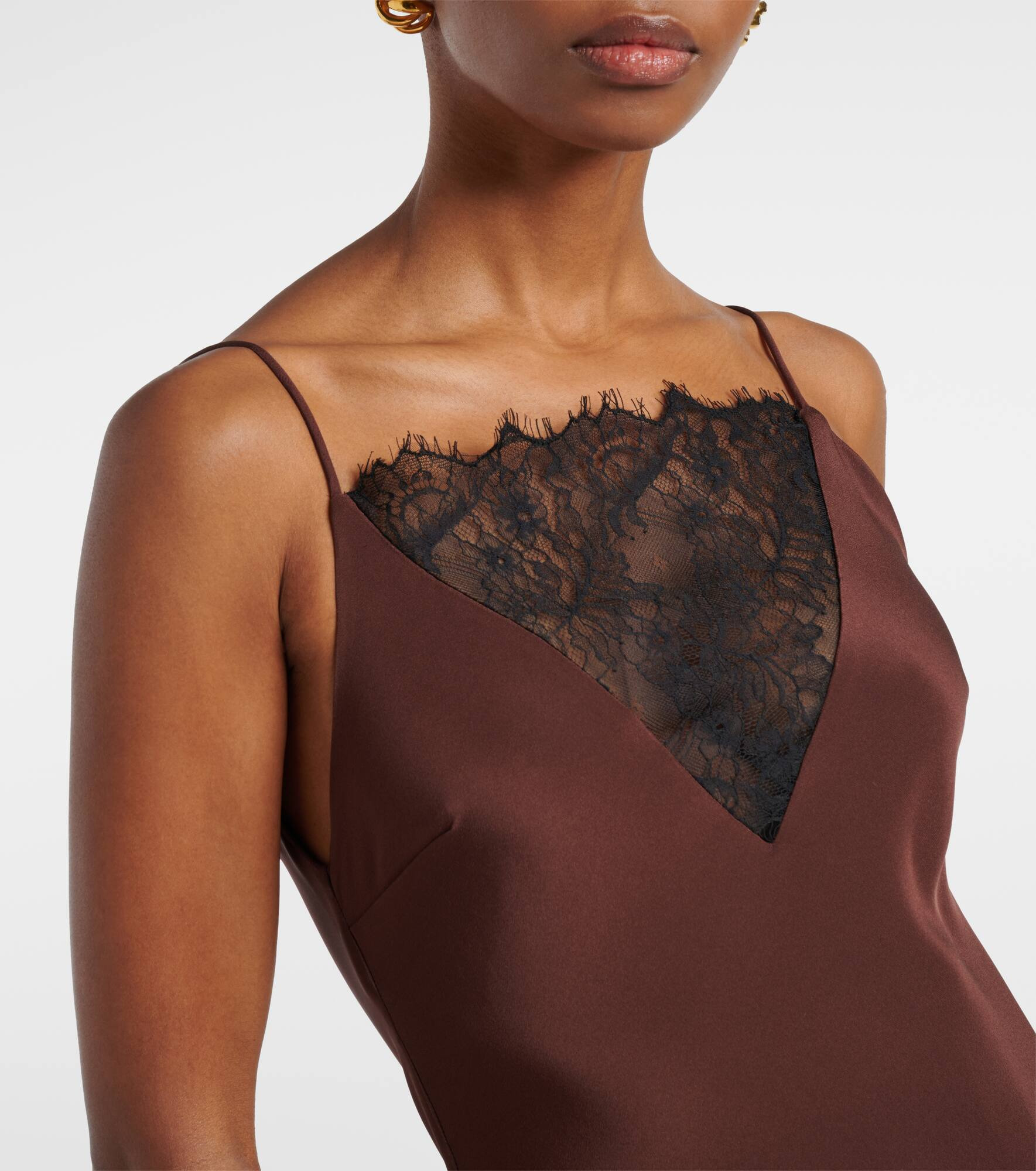 Lace-trimmed silk satin gown - 4