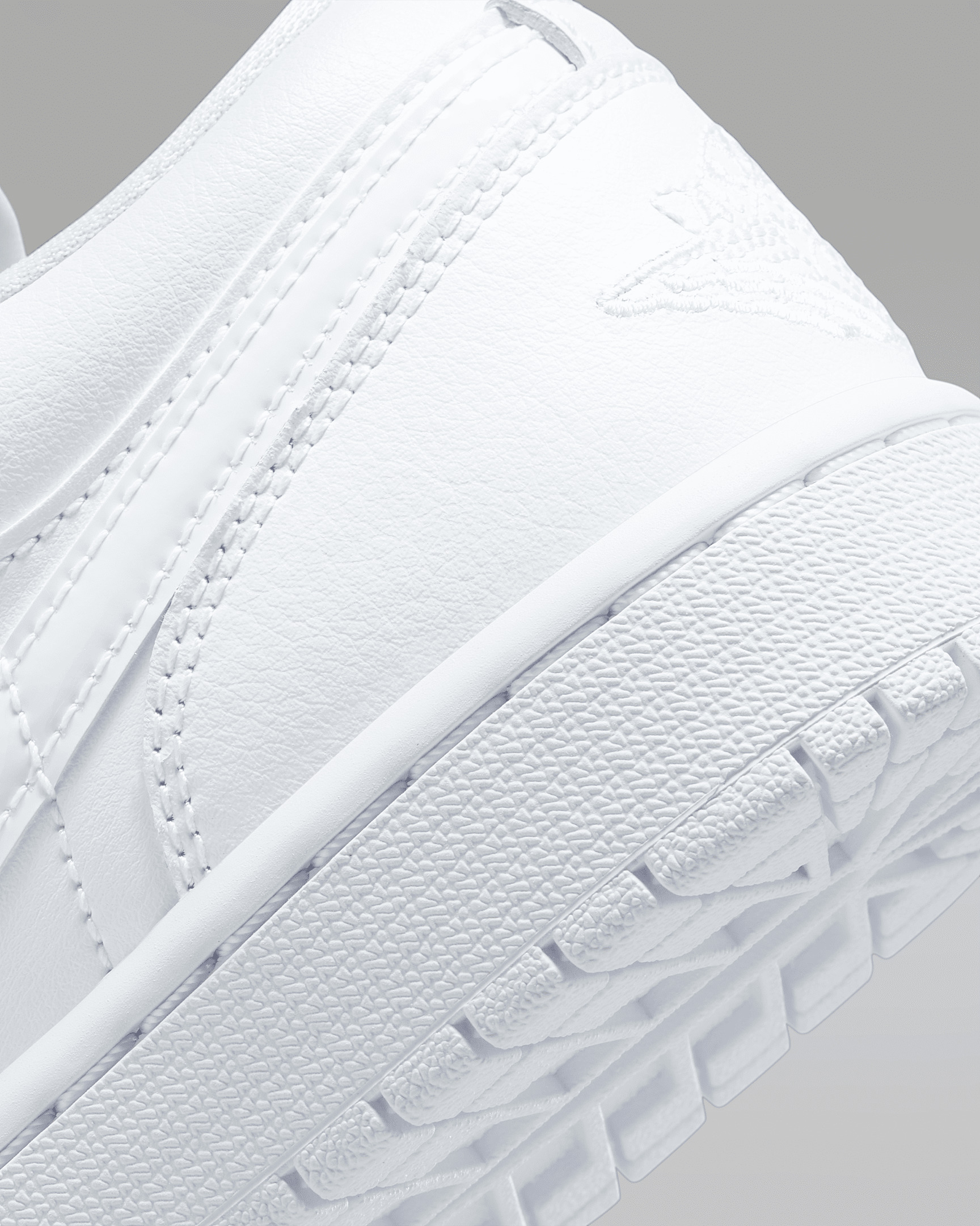 Air Jordan 1 Low Women's Shoes - 8