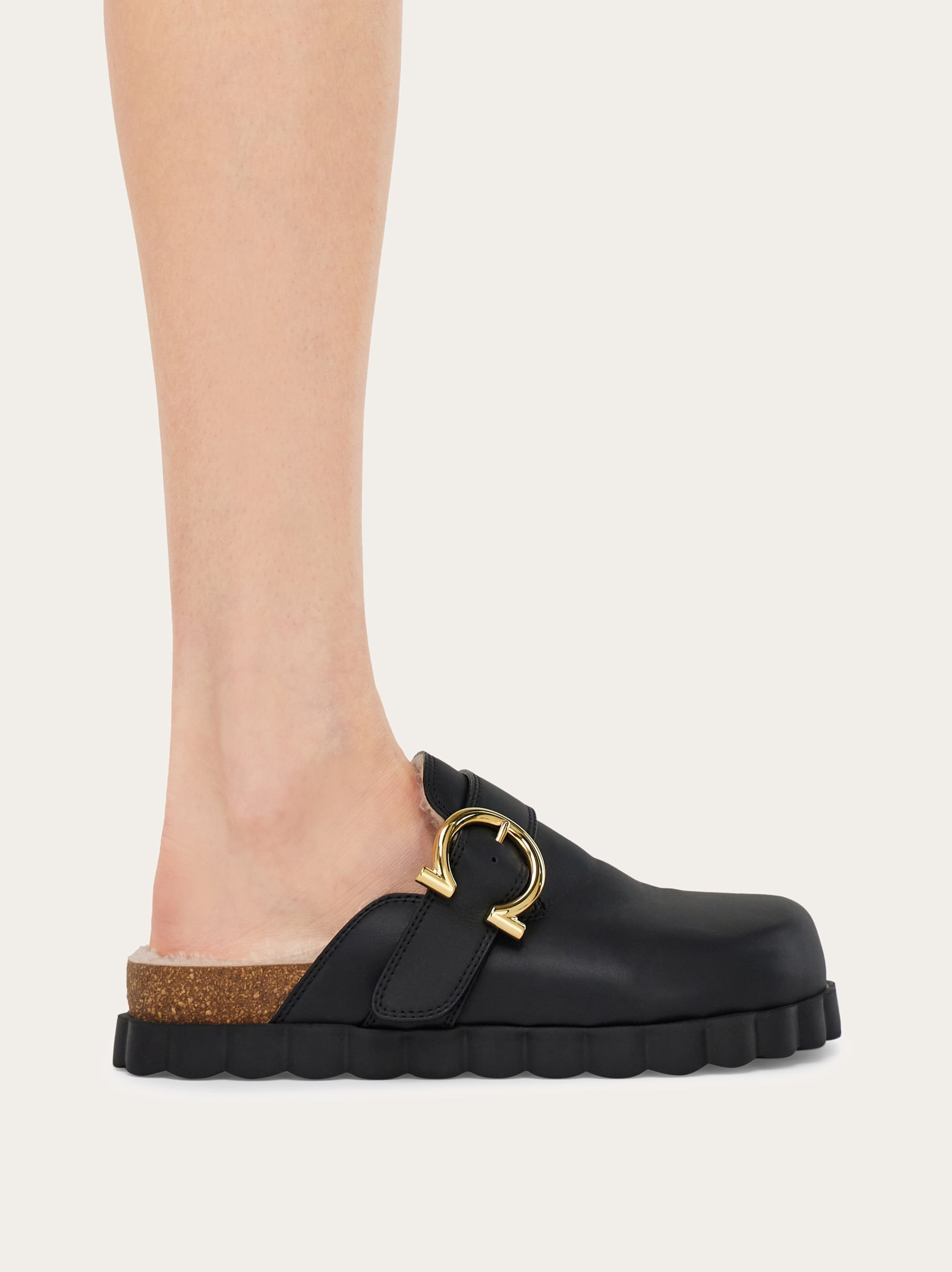 Gancini clog with rippled sole detail - 4