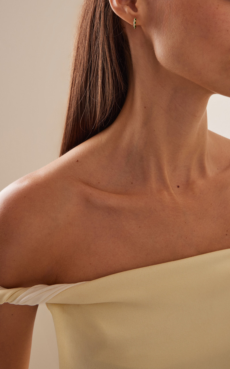 Yvonne Léon 9k Gold Nano Enamel Earrings green outlook