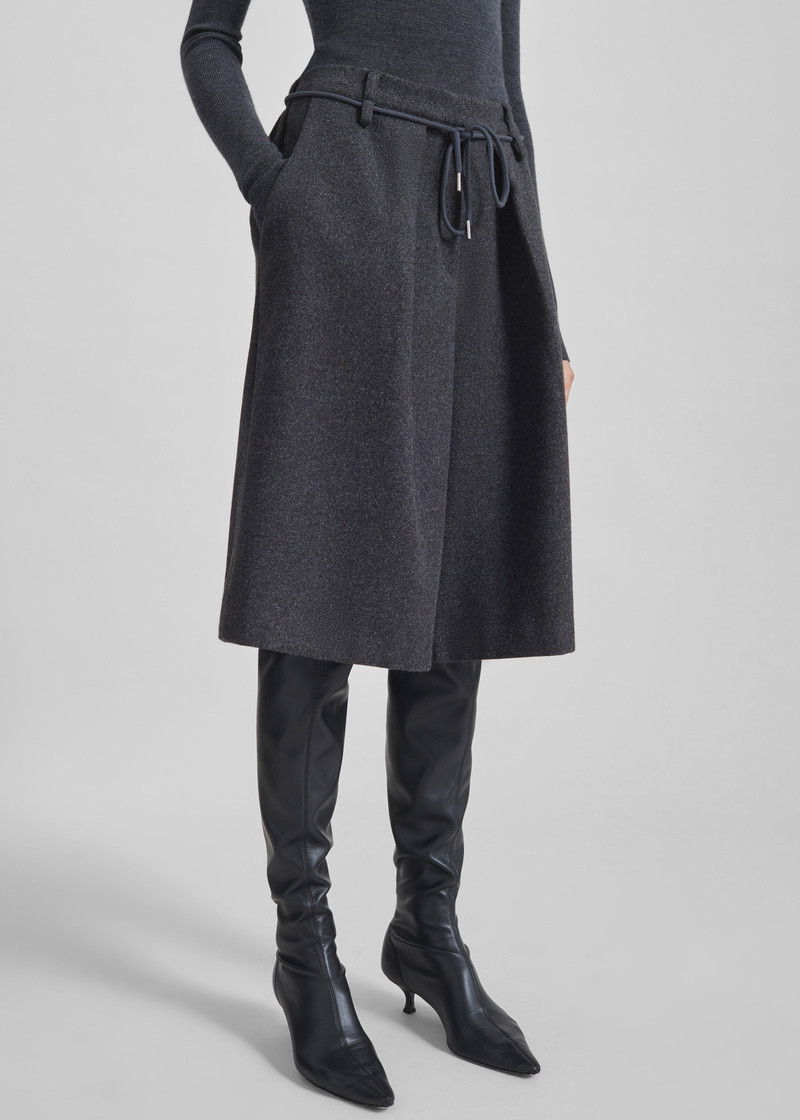 Hemavan Bermuda Shorts - Dark Grey 8
