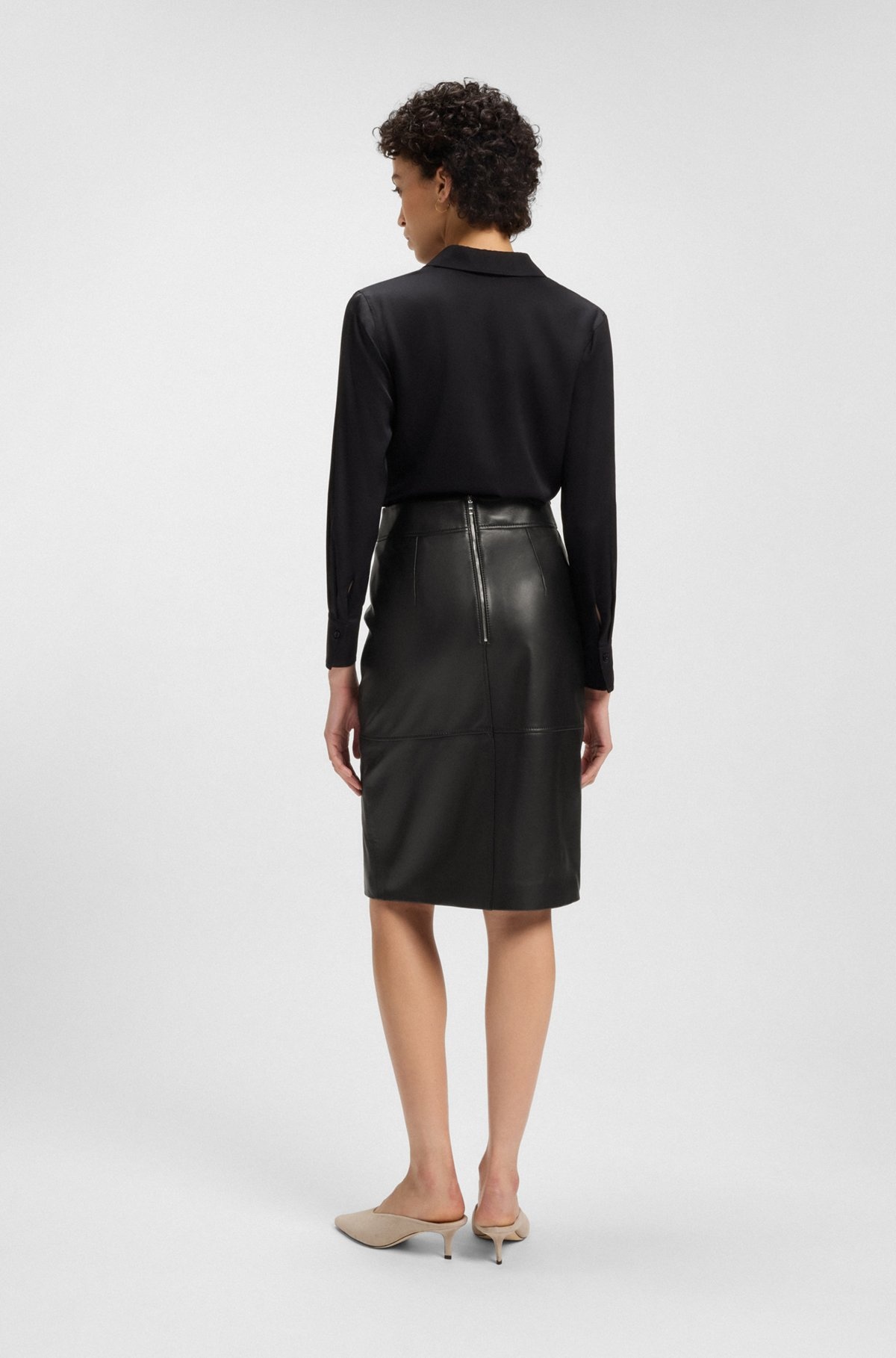 SLIM-FIT PENCIL SKIRT IN GRAINED LEATHER - 4