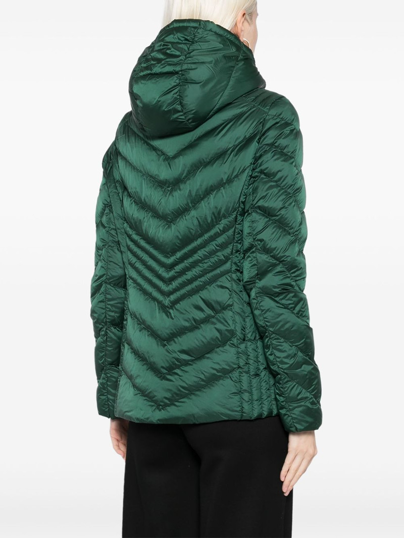 packable puffer jacket 4