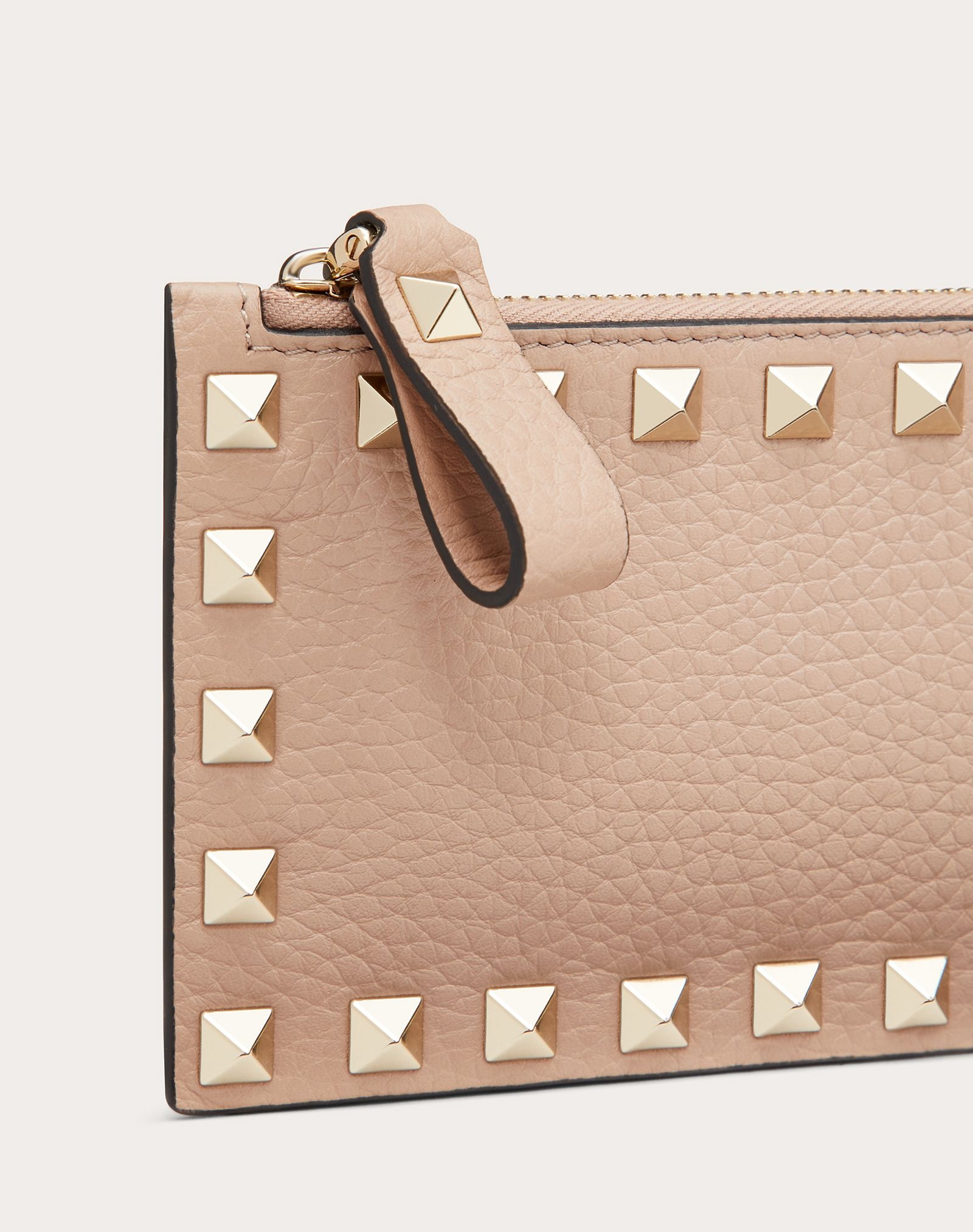 ROCKSTUD GRAINY CALFSKIN CARDHOLDER WITH ZIPPER - 2