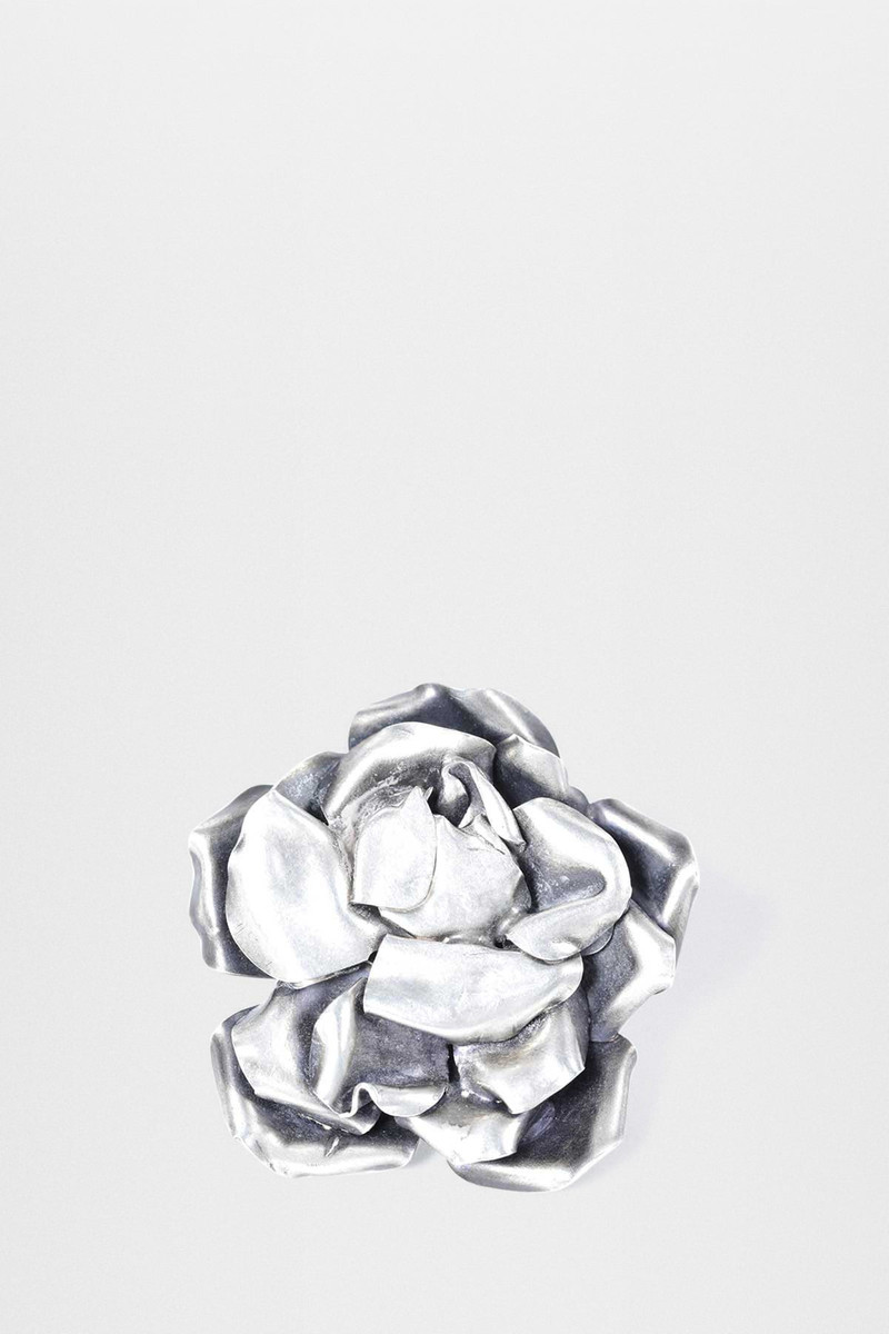 Paz Medium Rose Pin 1
