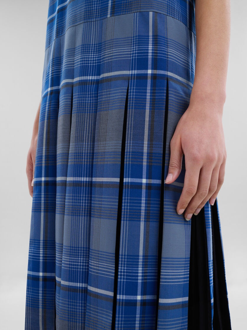 BLUE CHECKED WOOL BLEND DRESS WITH CONTRAST PLEATS - 5