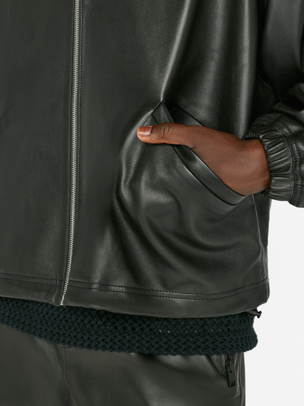 Clean Leather Hoodie in Noir - 5