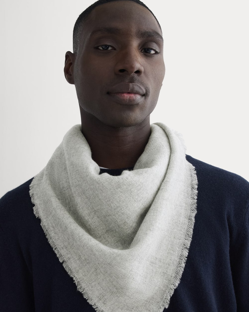 THE CASHMERE FEATHER SCARF 3