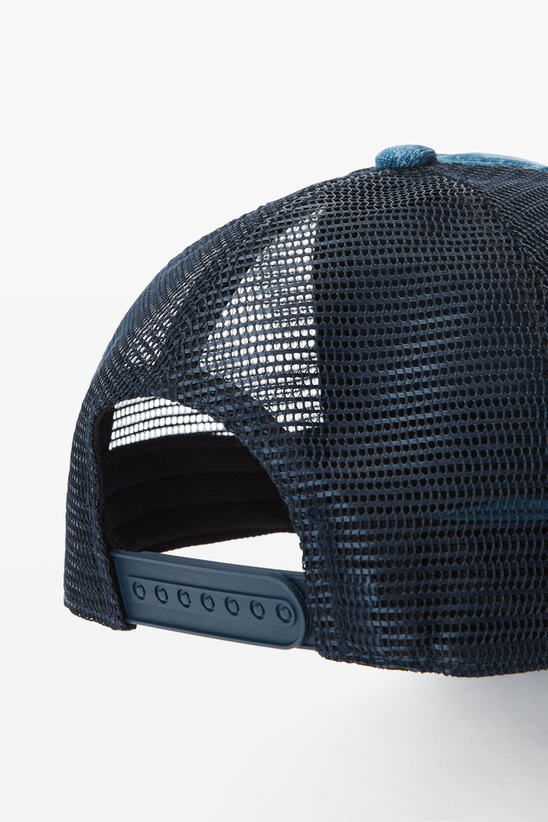 blade logo-embroidered trucker hat in cotton 6