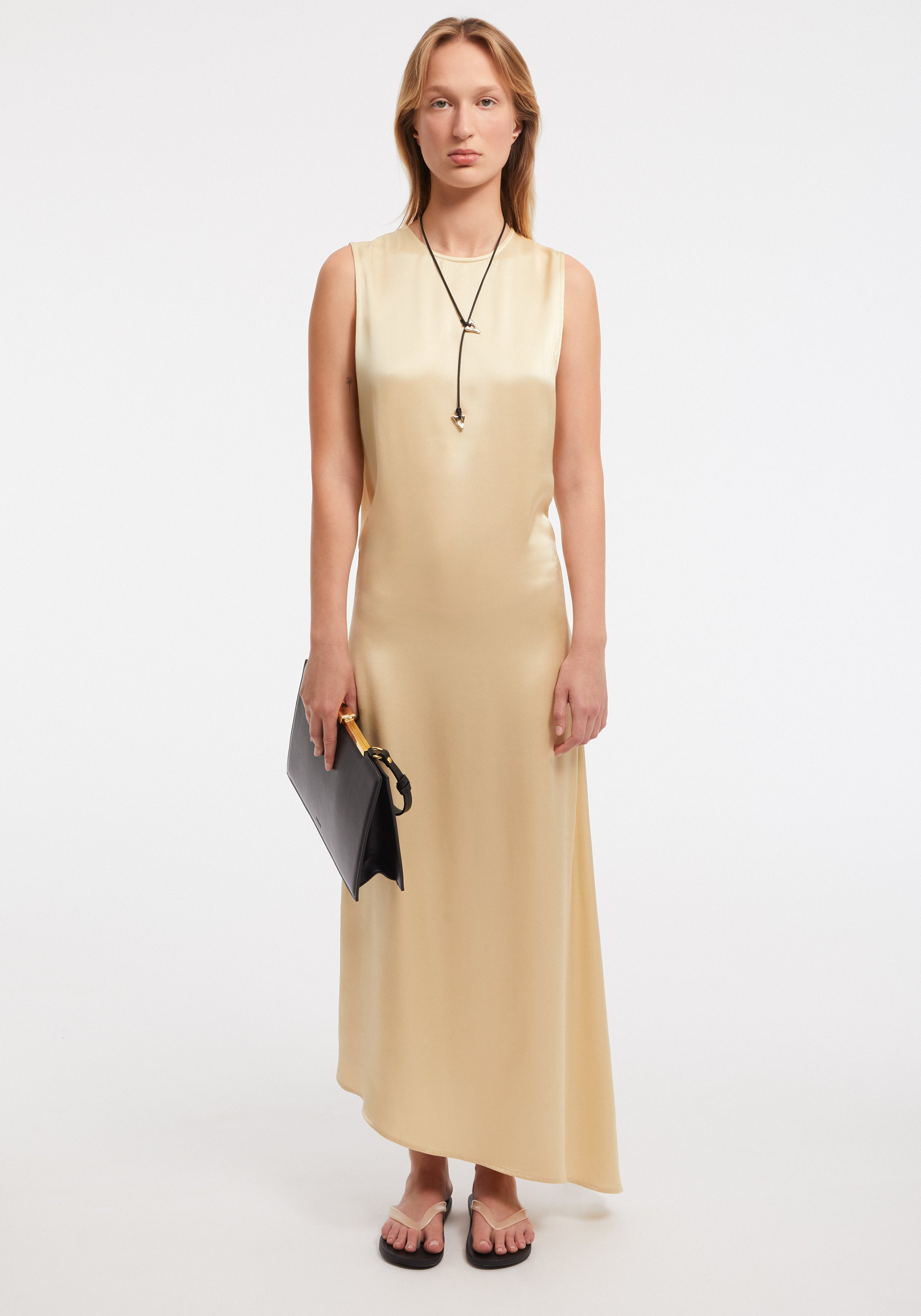 AMARA
Asymmetrical dress with front slit - 2