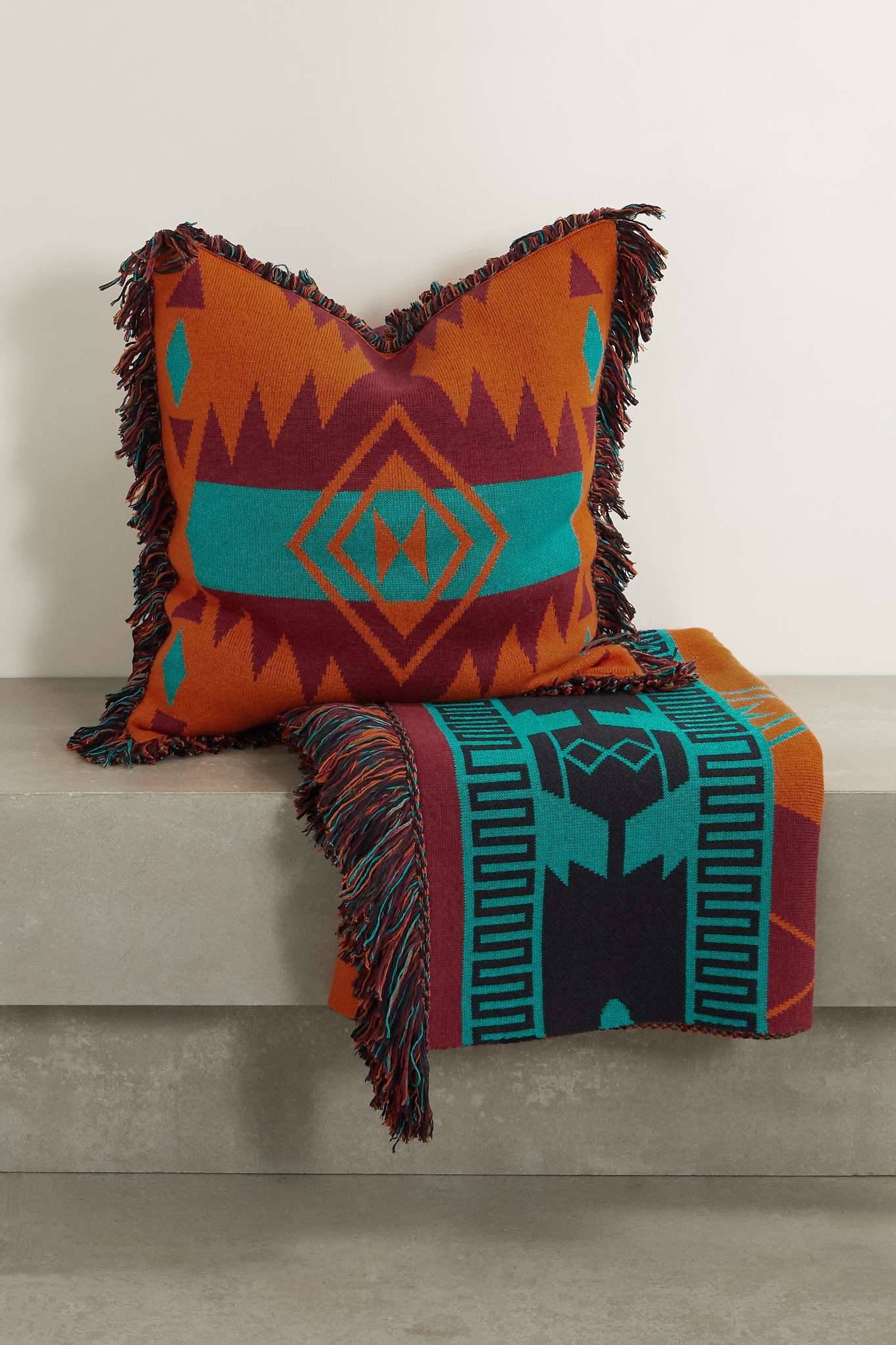 Icon fringed wool-blend jacquard cushion - 2