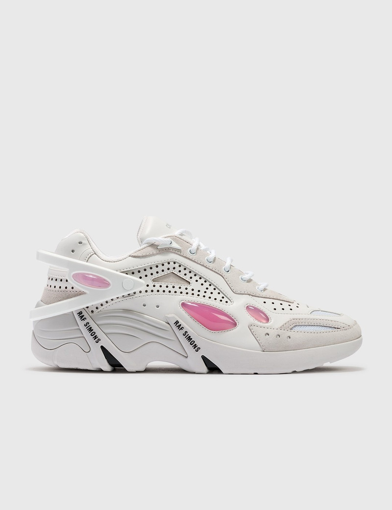 CYLON-21 RUNNER 1