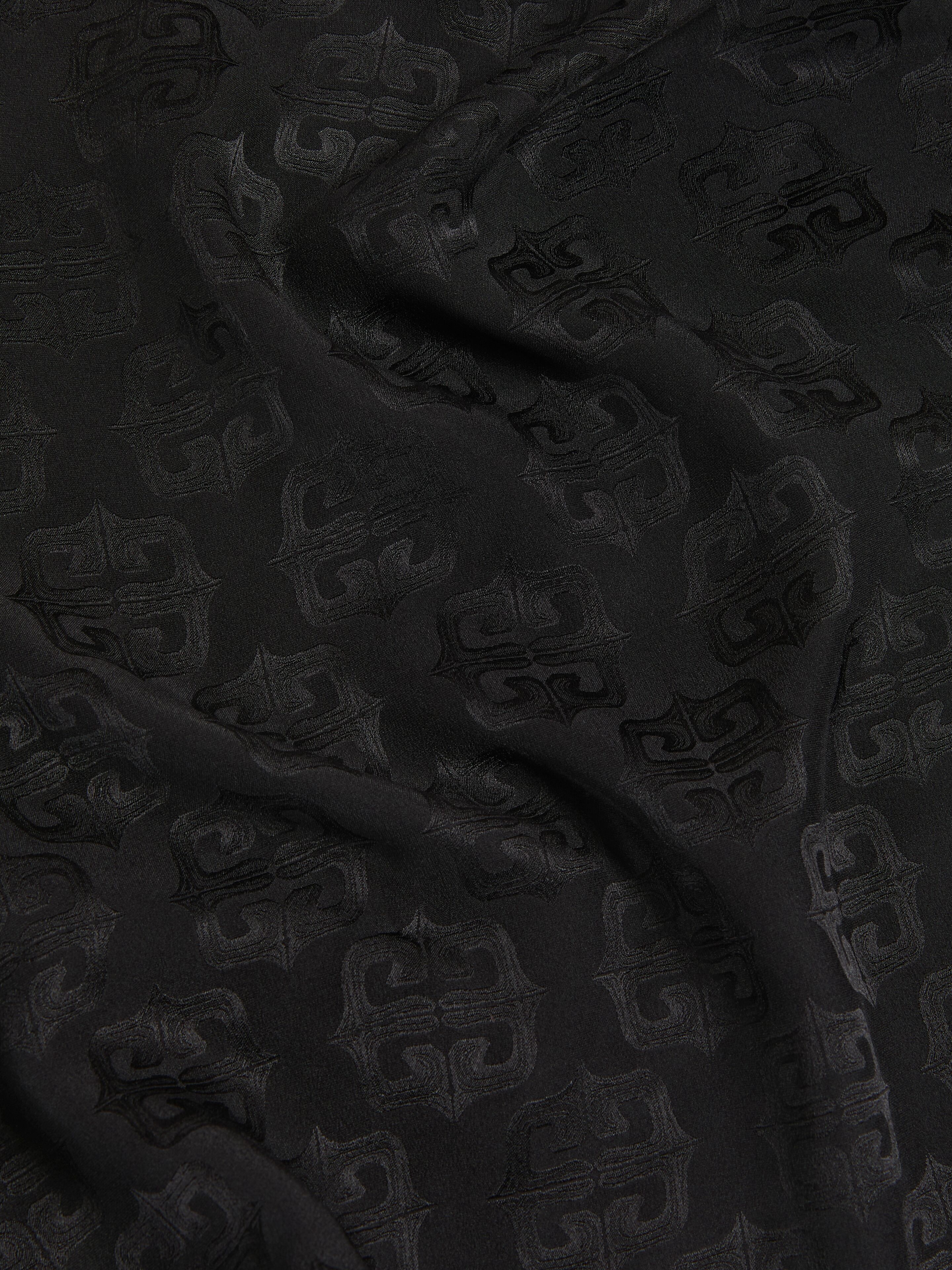 4G LIQUID TRIANGLE IN SILK WITH 4G DETAIL - 3