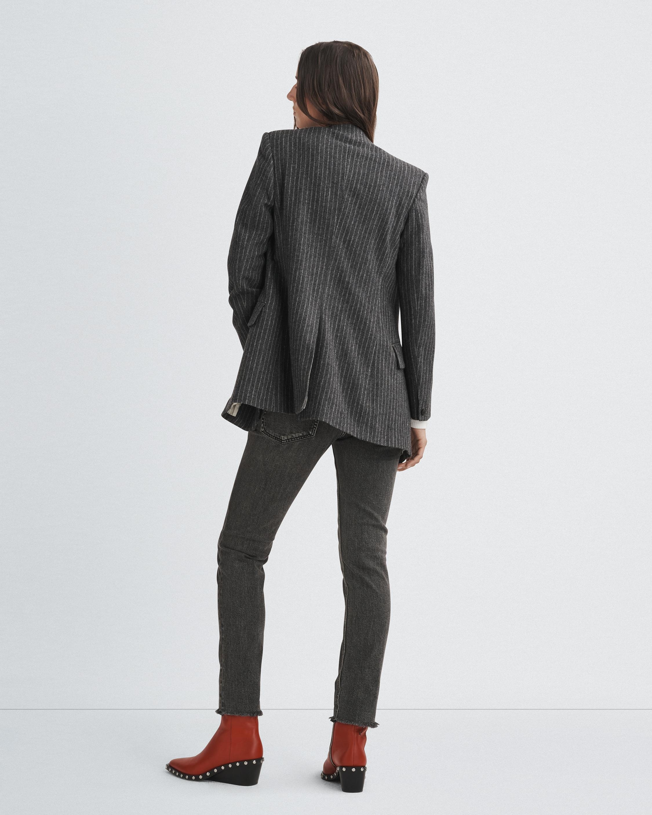 Charles Italian Wool Blazer
Relaxed Fit - 5