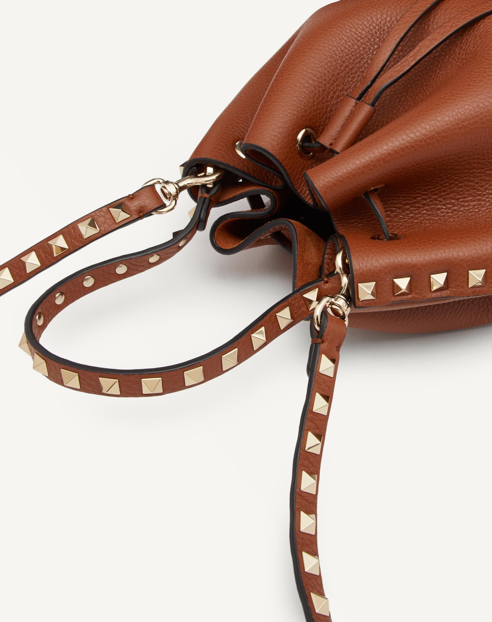 ROCKSTUD GRAINY CALFSKIN BUCKET BAG - 8