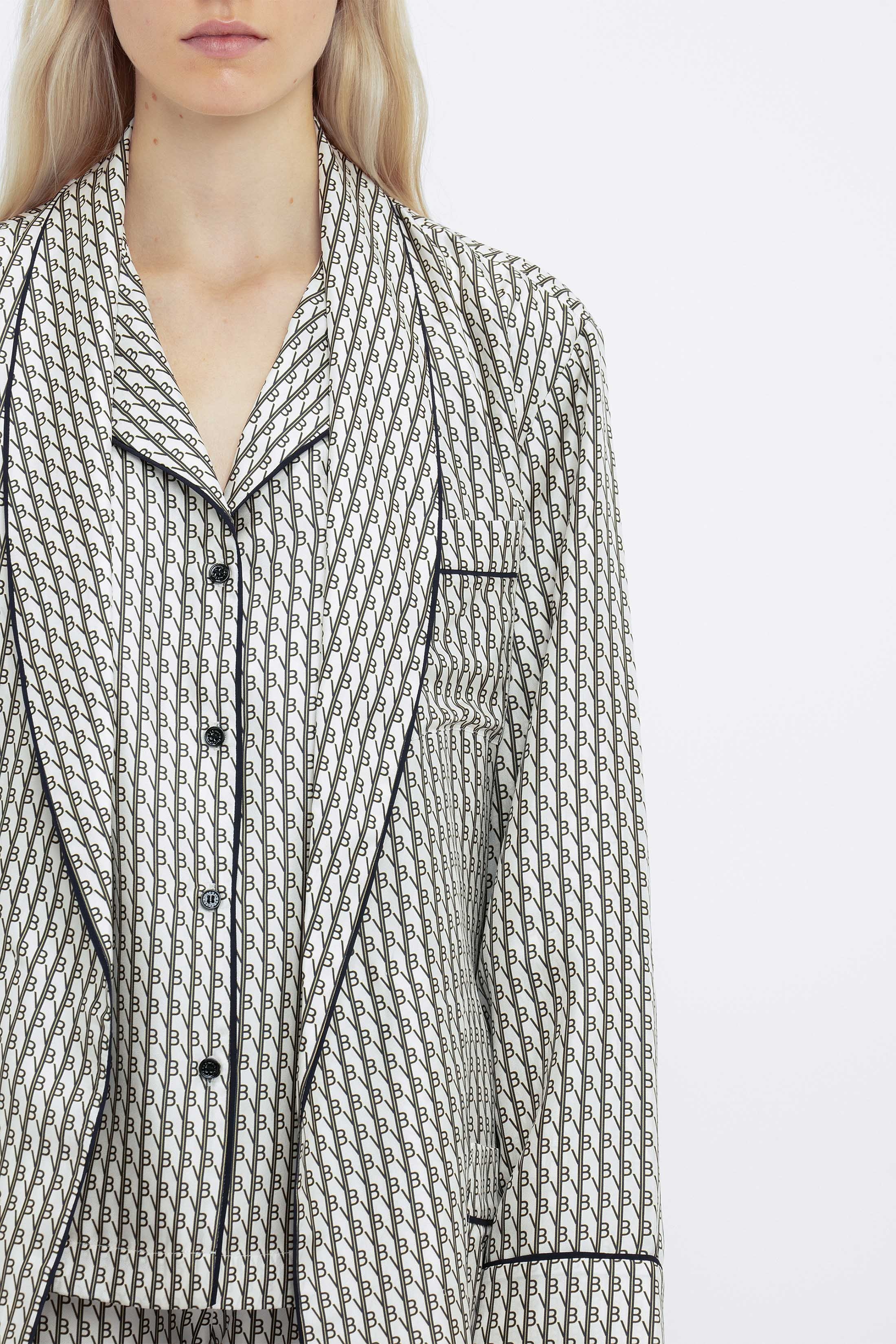 Pyjama Robe In VB House Monogram Jacquard - 9