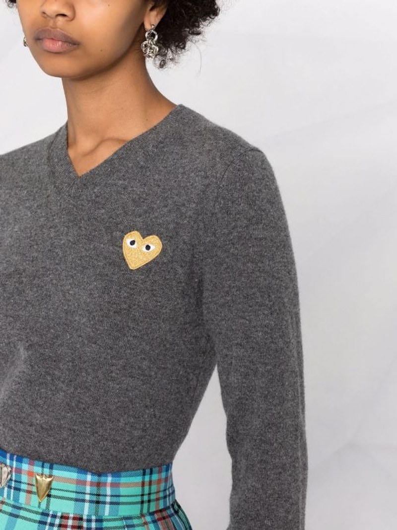 WOMENS V-NECK PULLOVER WITH GOLD HEART - MED GREY 4