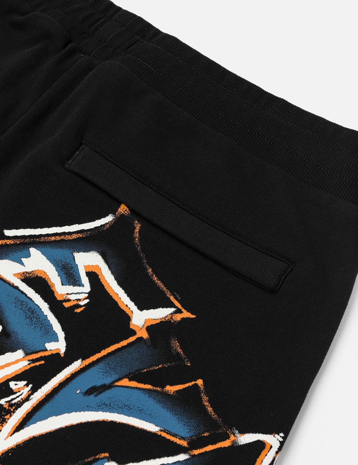 Graffiti Print Regular Fit Sweatshorts - 7