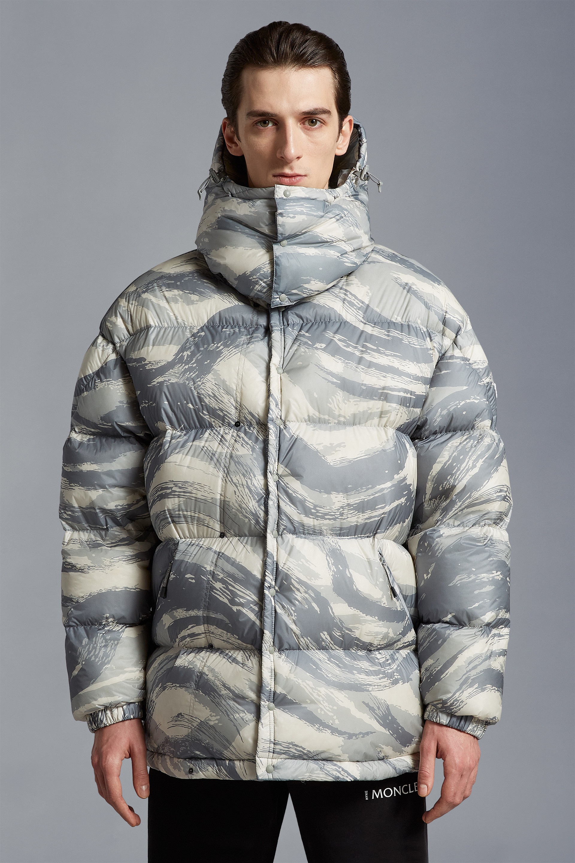6万取引突破◆UPS速達便【MONCLER★25SS】テクニカルパンツ 6万取引突破☆UPS速達！MONCLER X PALM ANGELS ダウンジャケット