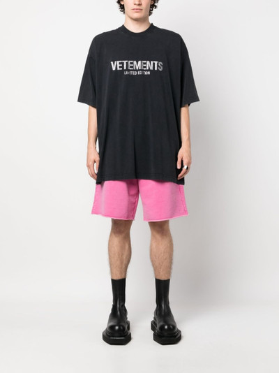 VETEMENTS logo-embroidered wide-leg shorts outlook