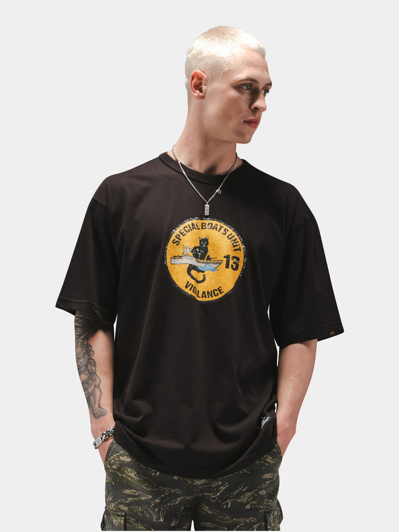 ALPHA INDUSTRIES RELAXED BLACK CAT TEE outlook