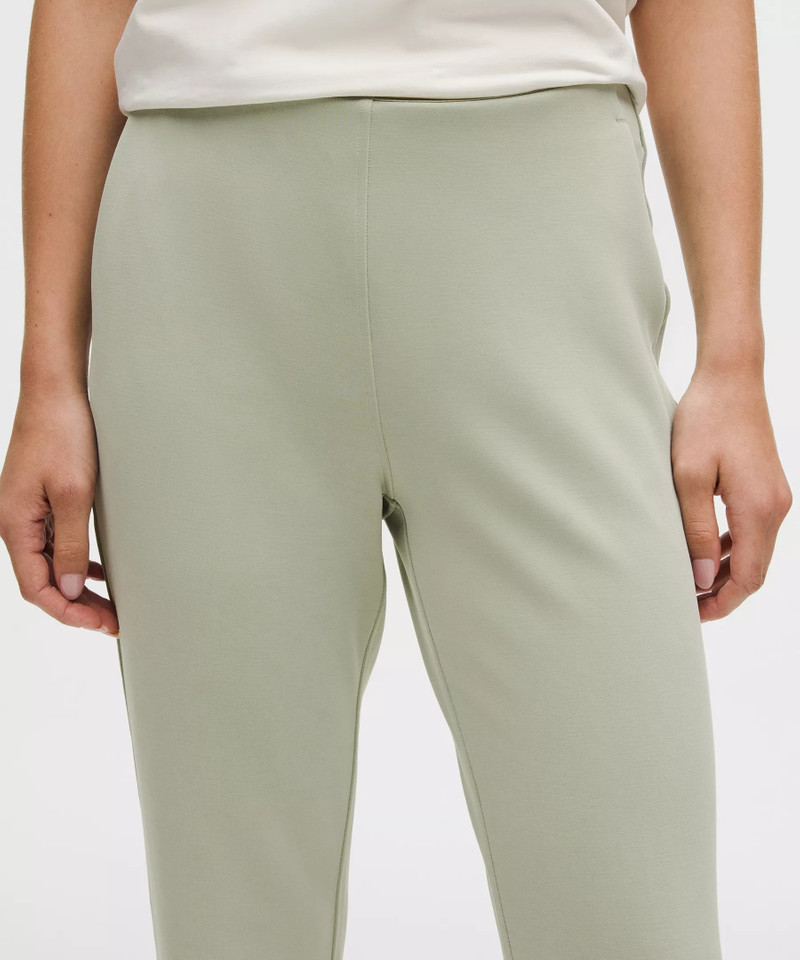 Brushed Softstreme Mid-Rise Flared Pant *Regular 4