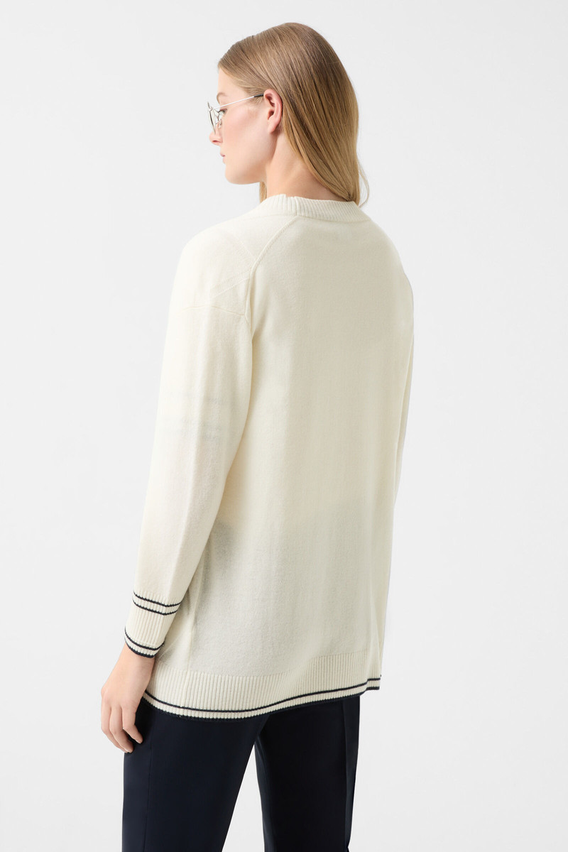 Cardigan Cherry in Cream 3