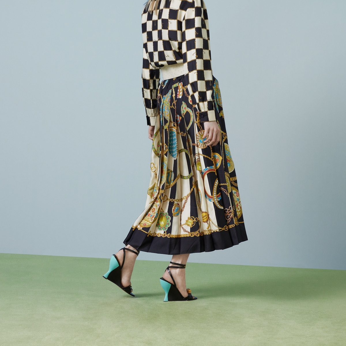 Gucci jewel and chain print silk skirt - 6
