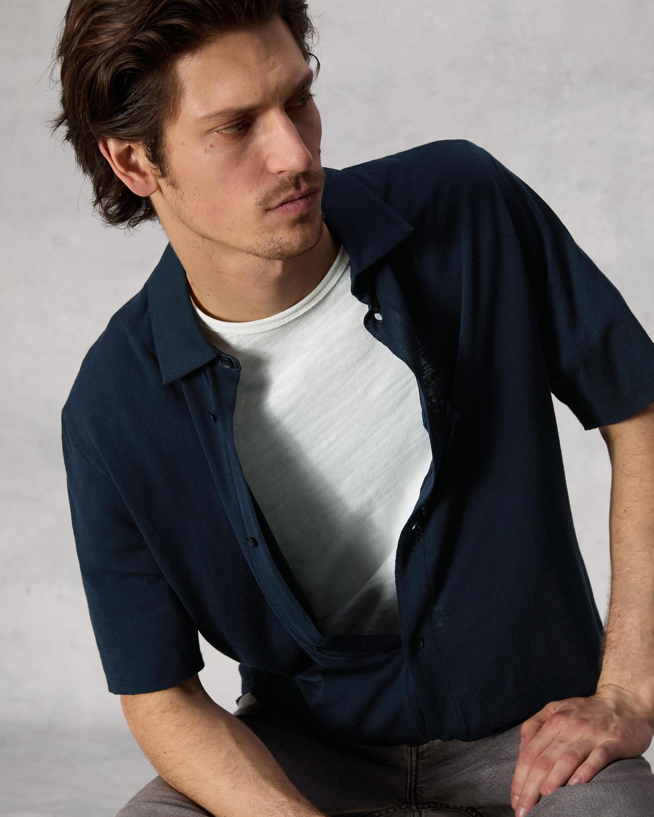 Banks Double Faced Cotton Shirt
Classic Fit Button Down - 7