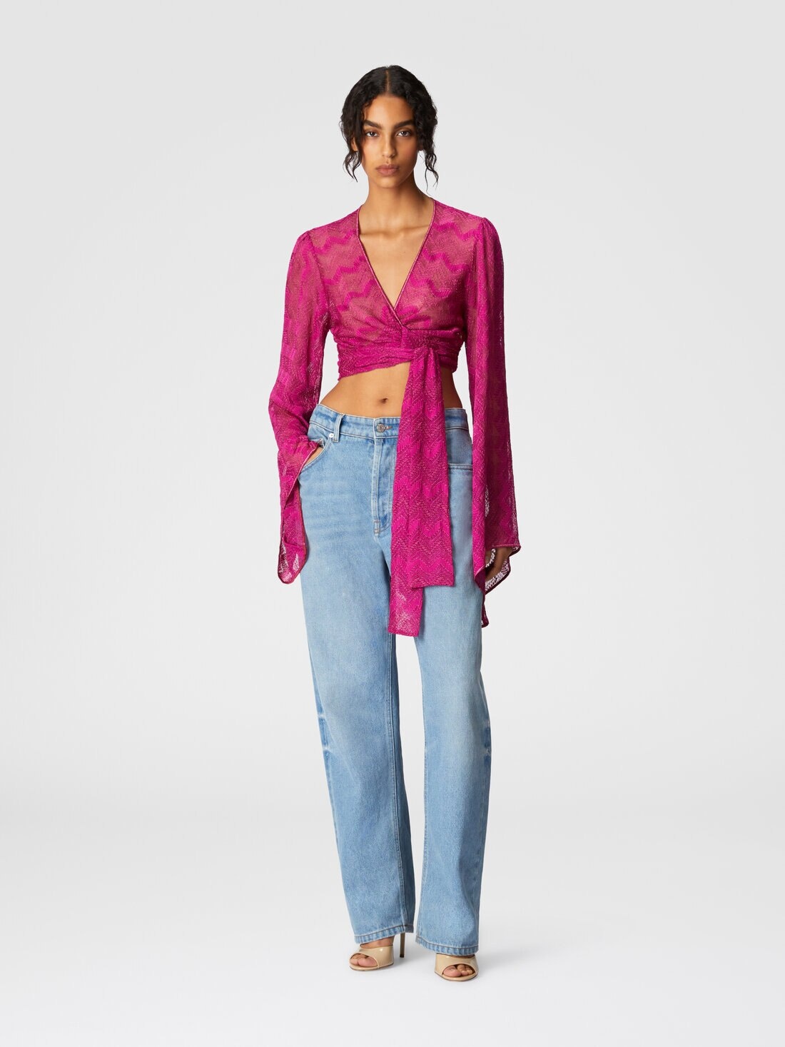 Crop top with wide sleeves and front knot in zig zag lamé viscose - 2