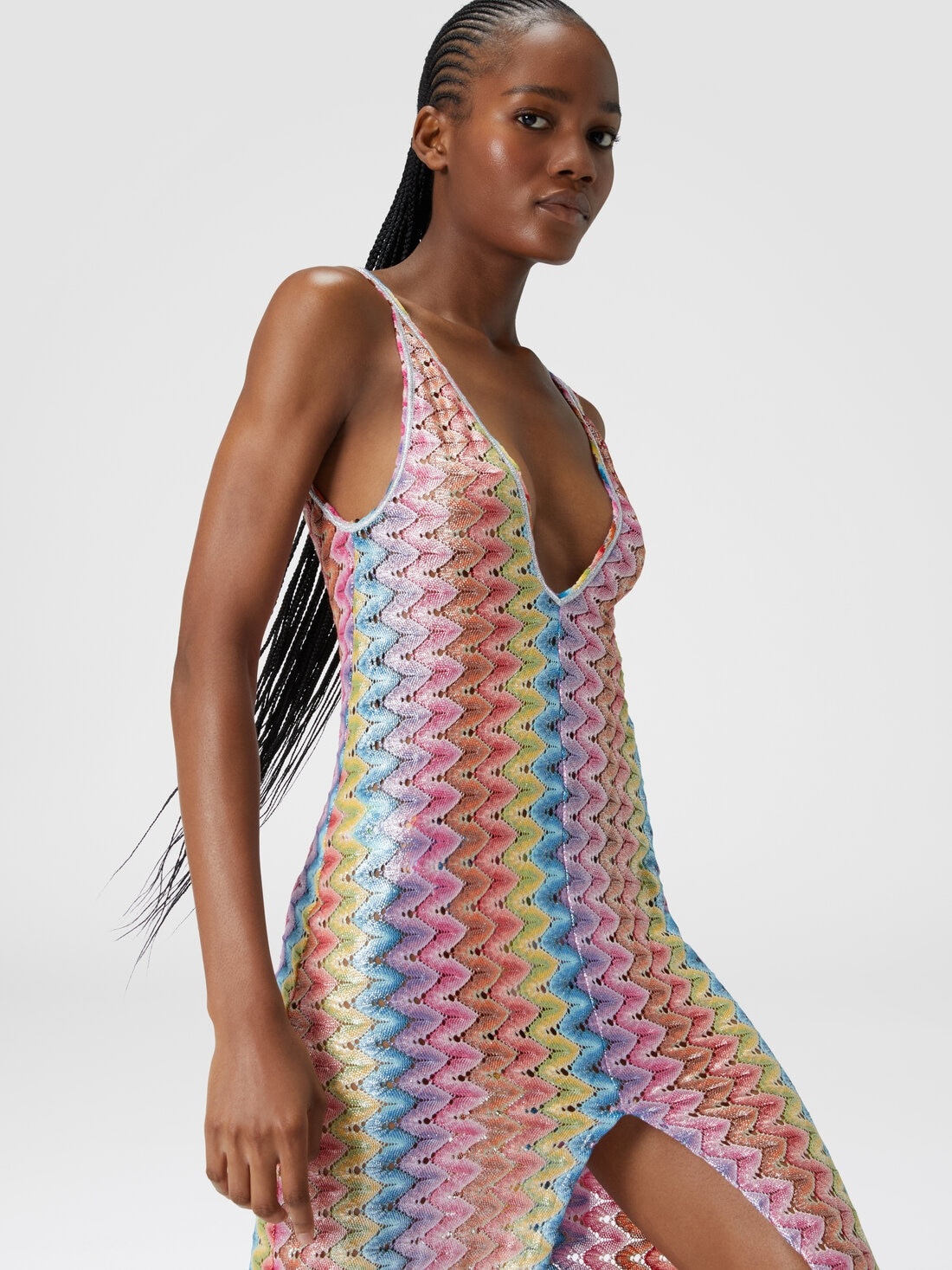 Long cover-up dress with V-neckline and slit - 4