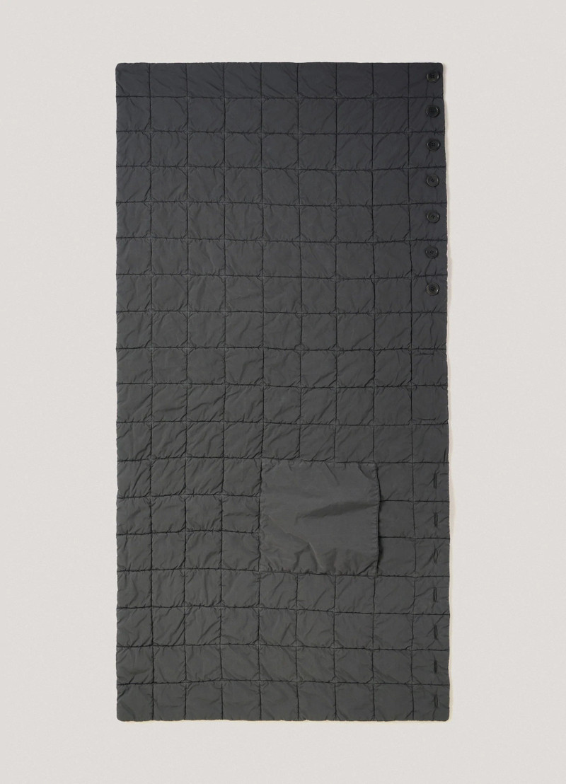 WADDED BLANKET
COTTON NYLON 4