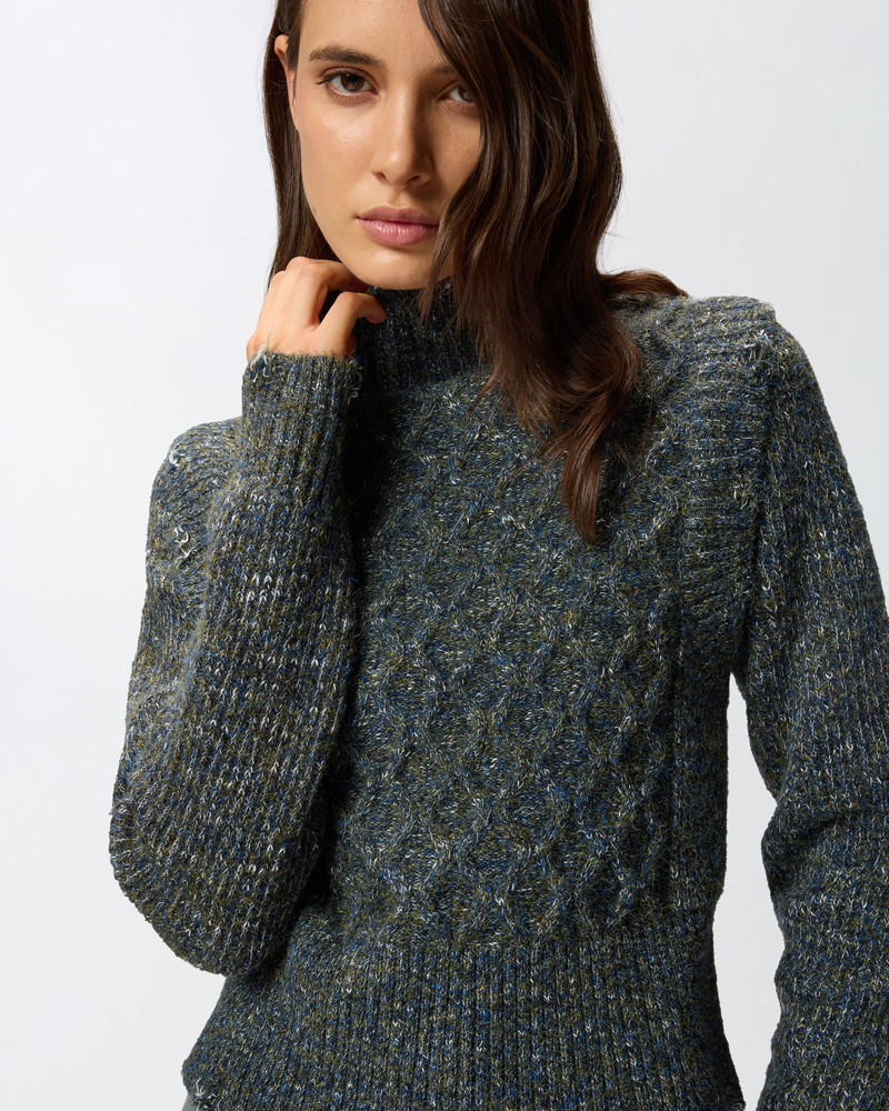 KNIT TURTLENECK WITH CABLE STITCH 5